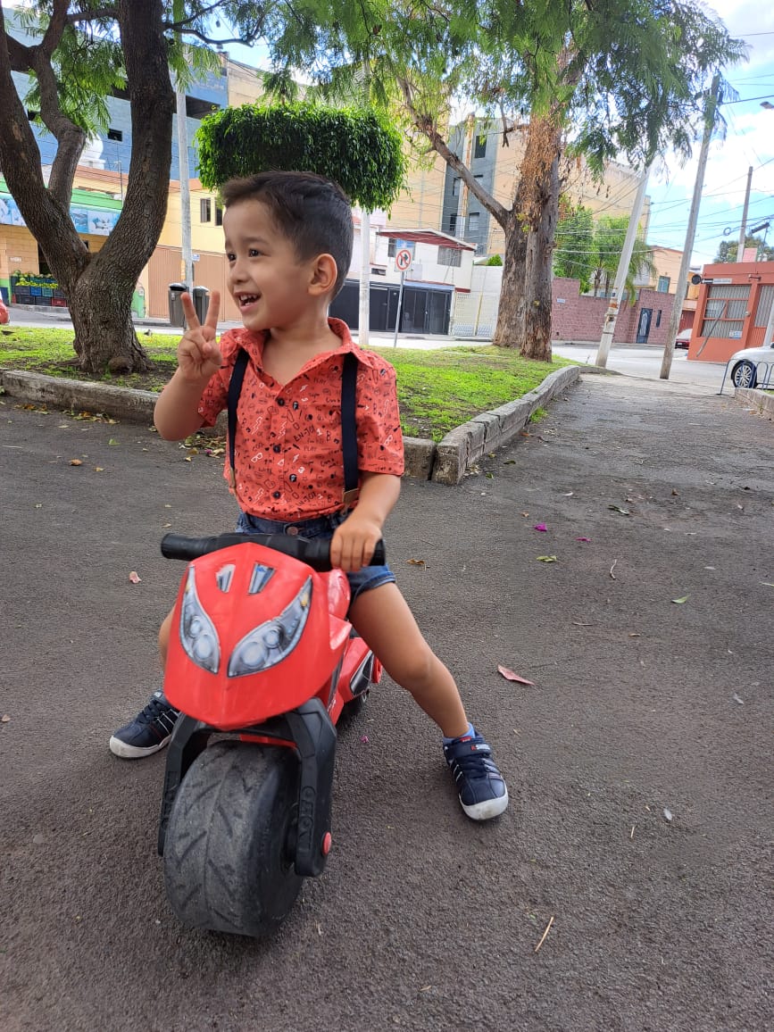 SalmaGz's tweet photo. A 4 días de cumplir años y mi corazón no deja de emocionarse por lo mucho que crece y lo independiente que se vuelve.

Ya no crezcas Mateito https://t.co/B6OeyX6j4H