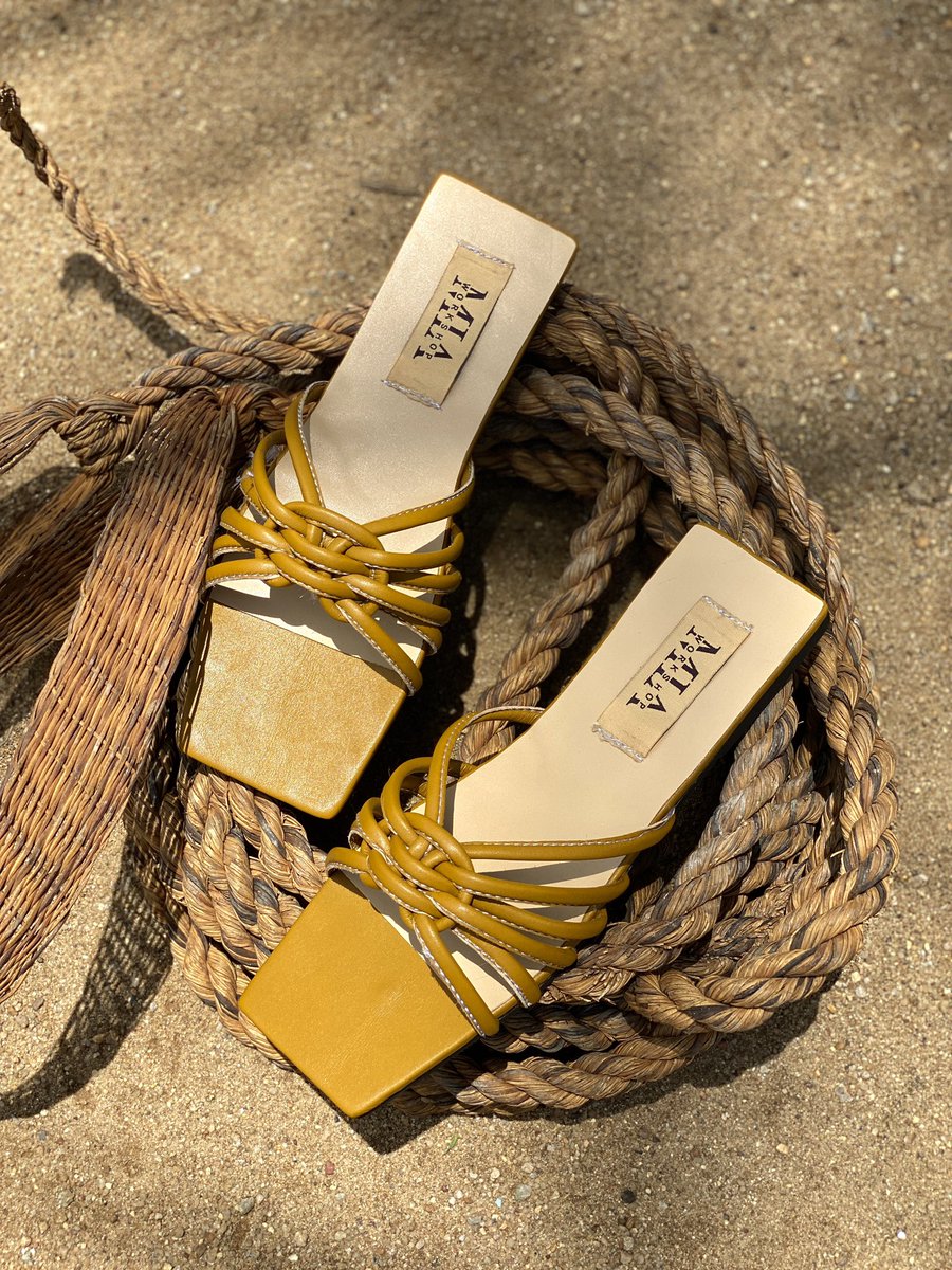 MIAWORKSHOPng's tweet photo. New in!
/IRIS/ 🥨
-
{N•1/4 of the Hi - Lo collection }
-
:Handcrafted and Twisted to perfection 🥨✨
Make a statement with the new IRIS slip ons in beautiful mustard yellow. Set to put you one step ahead of the fashion curve!

____
Price:15,000
Sizes: 35-44 EU https://t.co/ARak5Hnojj