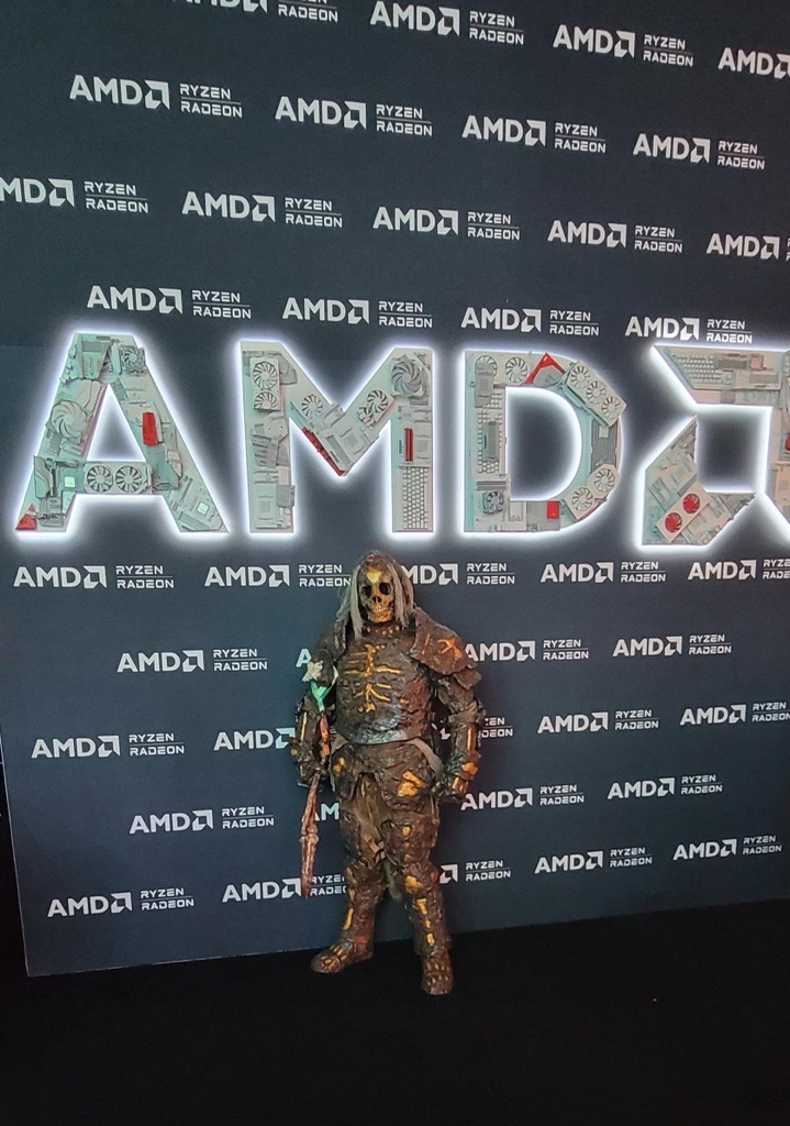AMDGaming's tweet photo. It's the last day of @PAX West! Come see #AMDatPAX in Booth 617 to check out the best ways to #GameOnAMD, demo #LiesOfP, enter our last call giveaways, and more! https://t.co/L1xb5ZZC8x