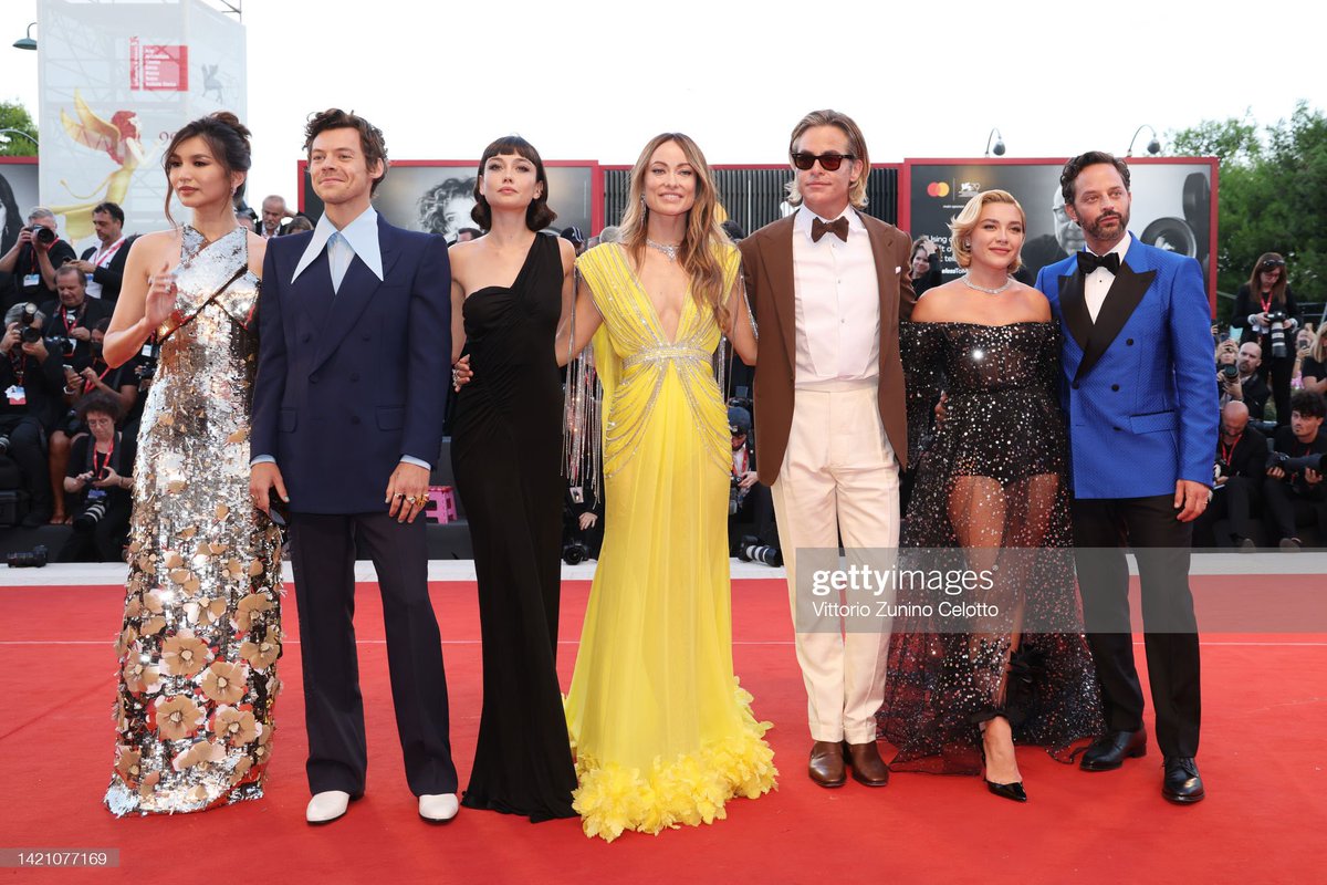 📸 | Cast de ‘Don’t Worry, Darling’ hoje no tapete vermelho.