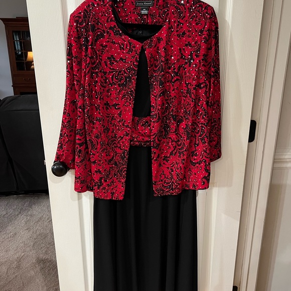 BrendaRaine4's tweet photo. So good I had to share! Check out all the items I'm loving on @Poshmarkapp from @thriftyjennscl1 #poshmark #fashion #style #shopmycloset #vincecamuto #jessicahoward #athleta: https://t.co/kL1I656Kj3 https://t.co/DmmJi9w4DY