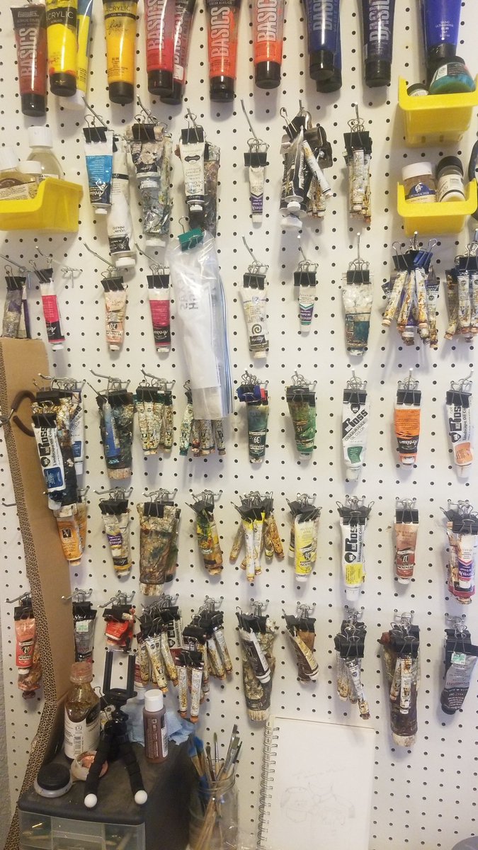 artsplanations's tweet photo. Joanna's wall of paint tubes. There are all types and variety. https://t.co/aAxVYZtqyp