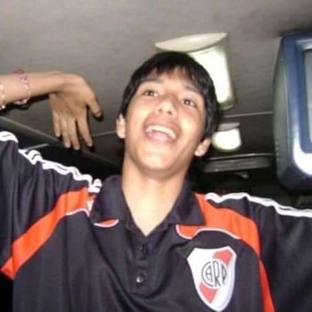SubComDelHincha's tweet photo. Hoy se están cumpliendo doce años de la partida física de Walter. 
Era un pibe de 18 años que lo único que le importaba era que llegue el domingo para poder juntarse con sus amigos e ir a ver a River a donde mande la ocasión. 

(Sigue) https://t.co/lOgHteCQea