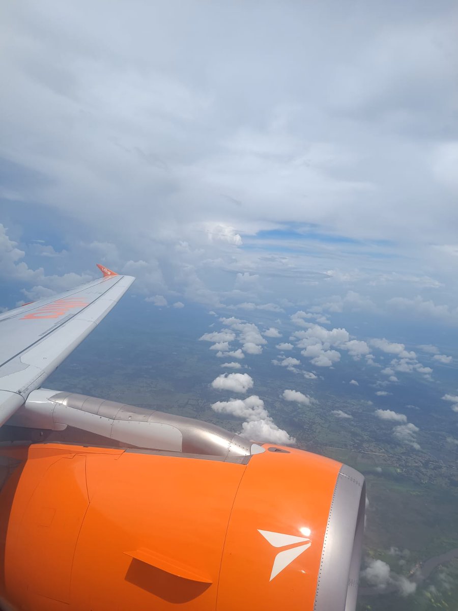 ultraairoficial's tweet photo. ¡Que tus semanas inicien siempre de la mejor manera! Pintando el cielo de naranja🧡 ¿A cuál de nuestros destinos te gustaría ir?👀 https://t.co/tLGNsaovH8