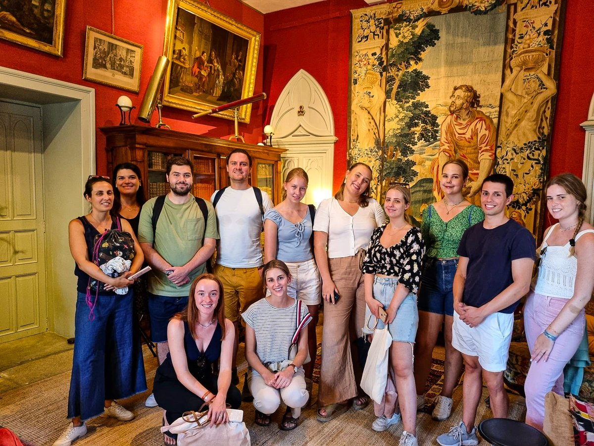 🇫🇷 Nos étudiants ont découvert le Château de Flaugergues,  l'une des merveilles du XVIIIe siècle de Montpellier. 😍 Le château est réputé grâce à ses vins, son histoire mais aussi son magnifique jardin à la française. 😊

#NewLsf #FrenchSchool #Activité #ChâteaudeFlaugergues