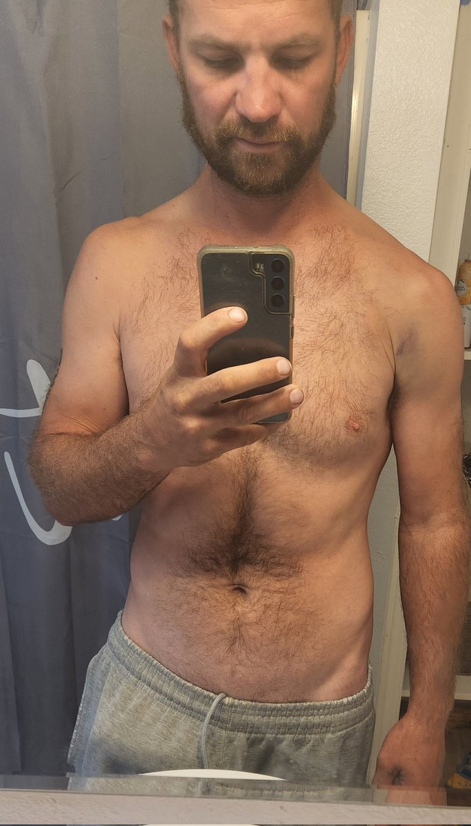 s3thd30's tweet photo. Feel ten feet Friday and broke my collarbone👎 https://t.co/5LH1cTUVya