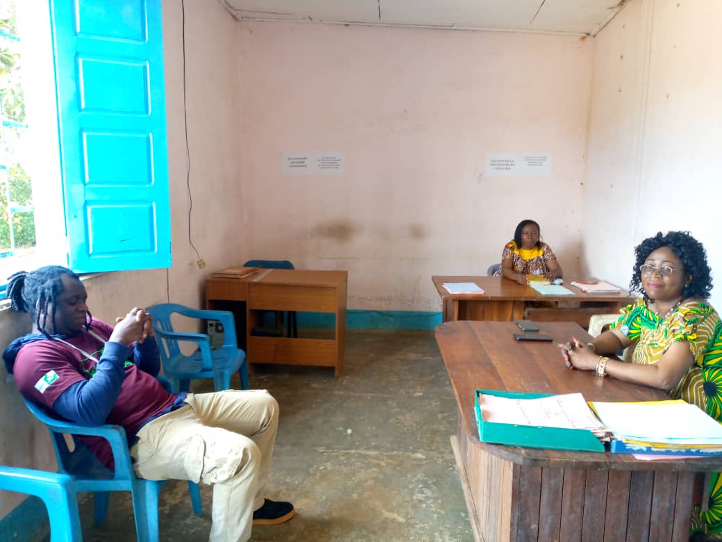 2saint237's tweet photo. Je suis a kribi depuis ce matin pour un programme d'échange et de travail avec les mineurs de la prison de kribi, sous le thème : LA RÉINSERTION SOCIALE (ADAPTÉE)
Ce matin, séance de travail avec Mr le délégué des affaires sociales et son équipe...

#2Saint
#NouveauDépart https://t.co/KOB0RYkpom