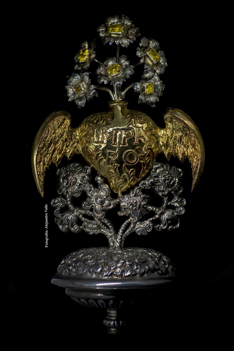 pollinicamalaga's tweet photo. #75Amparo | El corazón alado, atributo principal de la advocación al Amparo, que alude al pronto auxilio que reciben de la Virgen María aquellos que la invocan. Muestras de él pueden verse en la exposición “Bajo el Amparo de María” del 10 al 17 de septiembre.

📸@AlejandroVmlg https://t.co/GB620NlP6r
