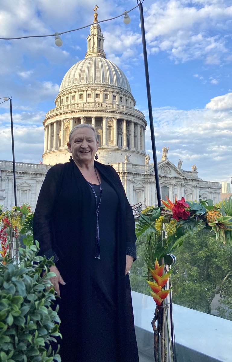Good luck everyone tonight’s awards ⁦<a href="/PJeweller/">ProfessionalJeweller</a>⁩ #PJAwards beautiful venue looking over St Pauls