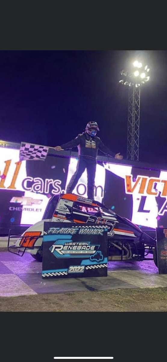MikeMuellers87's tweet photo. Three races in #NorthDakota this weekend at @RiverCitiesND and @raceDevilsLake two wins for the #MM87 #sprintcar #elbowsup #slugger https://t.co/nYwK9JuFr7