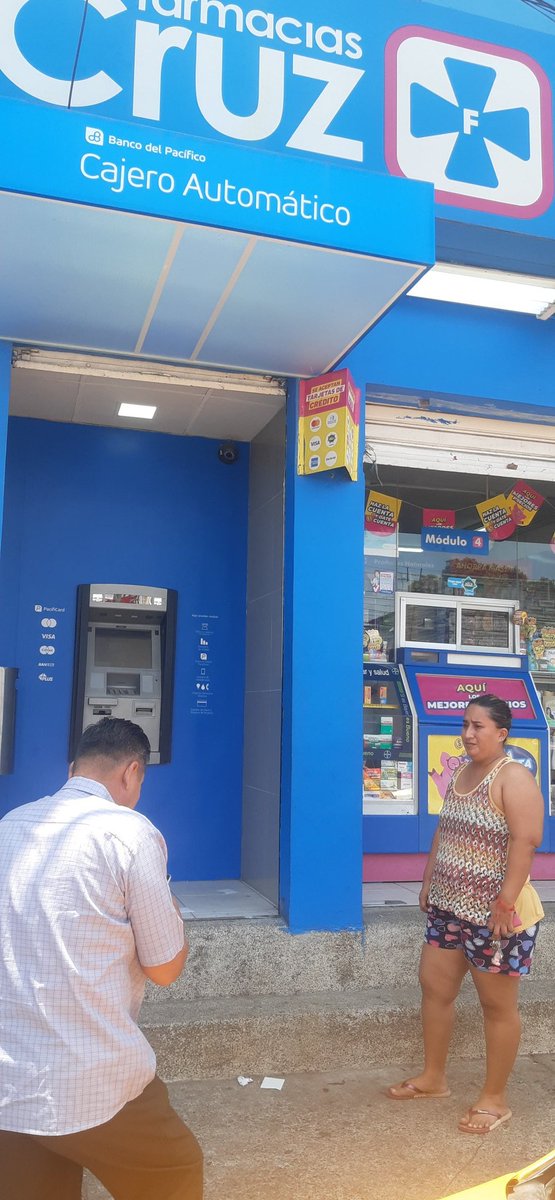 7Carl84's tweet photo. Es la segunda vez que reporto este cajero que esta ubicado en la guángala.. guayaquil se esta reteniendo el dinero y nadie ase nada xq igual te devitan de la cuenta auxilio @superbancosEC @BancoPacificoEC @DEFENSORIAEC @AsambleaEcuador @VillaFernando_ @MashiRafael https://t.co/JA1E8LxHum