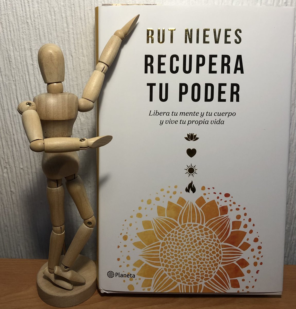 inma_lf's tweet photo. Nuevo mes , nuevas lecturas…
#RecuperaTuPoder de @rutnievesmiguel 
Sus libros son siempre un acierto, son un SÍ grande… 💫⭐️ https://t.co/YX1My8A09K