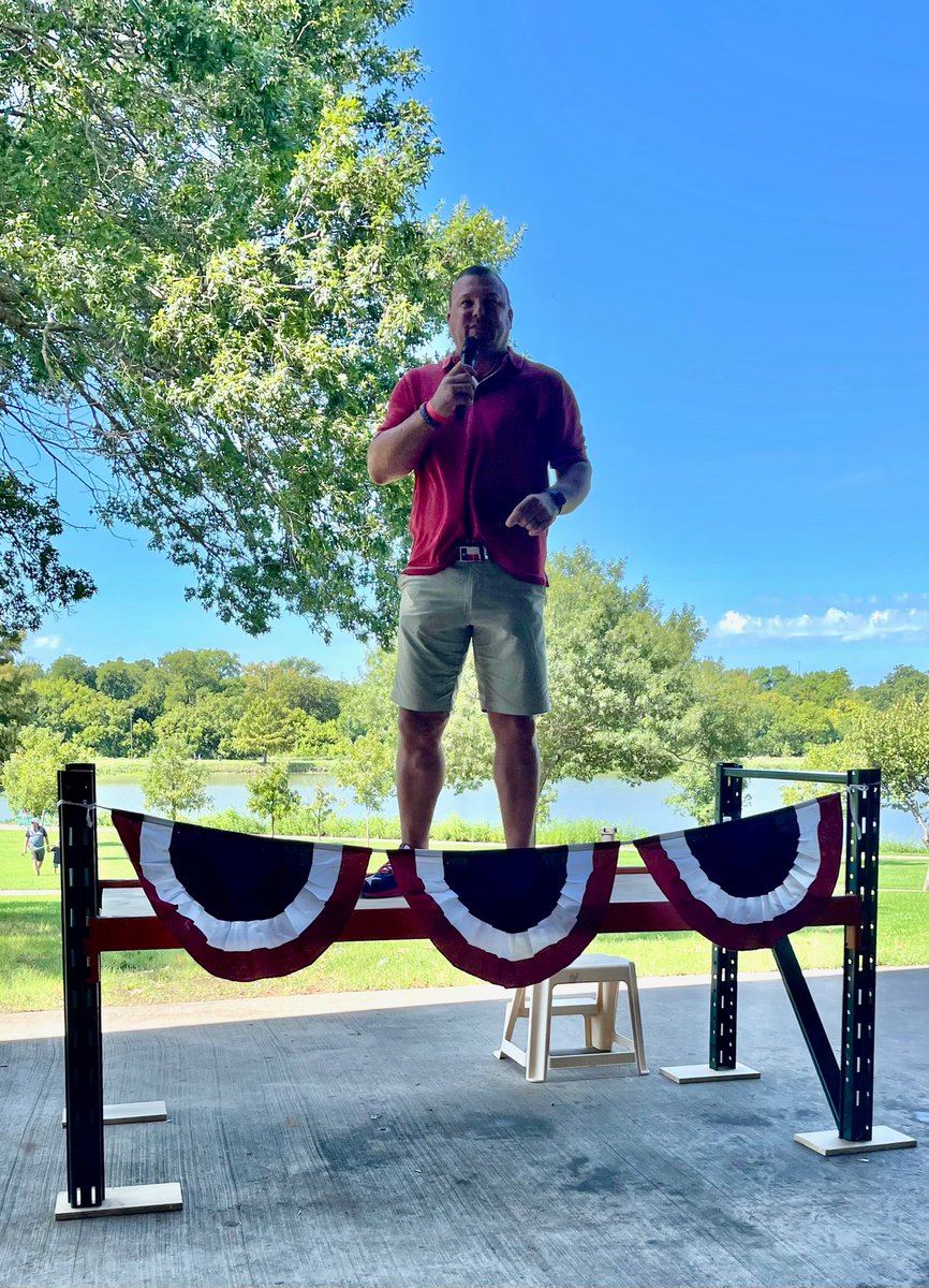 FrazierForTexas's tweet photo. Great speaking and seeing everyone at the Labor Day Rally held by the @CollinGOP in Plano. Let’s GO https://t.co/vCLBC5wlpH 🇺🇸 https://t.co/mpp9w5fjkx