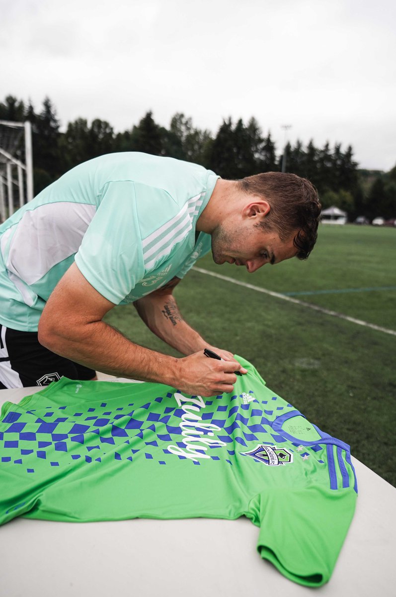 MLS's tweet image. 👕 Jersey Week giveaway 👕

@JmoSmooth13 has somethin&apos; special for ya. ✍️

Want to win his jersey? Follow us + retweet THIS TWEET to enter—contest runs 24 hours, full rules here: soc.cr/3eqfIEA