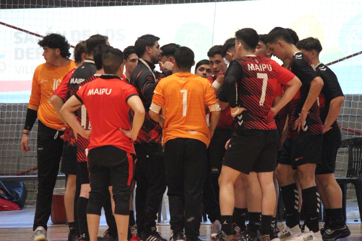 martinsc22's tweet photo. Orgulloso de estos jugadores!!
Maipu subcampeón nacional! Cuarto nacional juvenil consecutivo que estamos entre los 3 mejores del país, con lo difícil que es eso. 
A seguir mejorando y aprendiendo todos juntos! https://t.co/wjORny28Zz