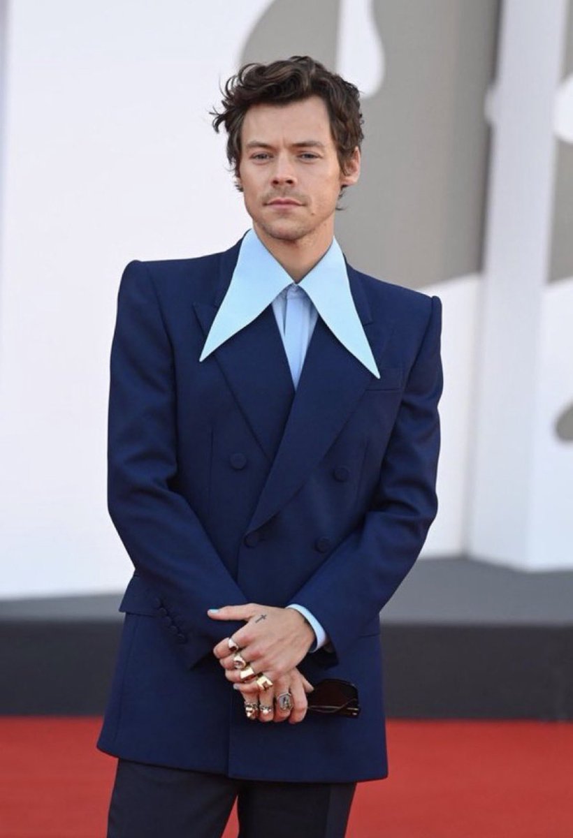 kxlexii's tweet photo. this is the new harry styles photo that every article will use for the next two years https://t.co/Z3qTHSykGI