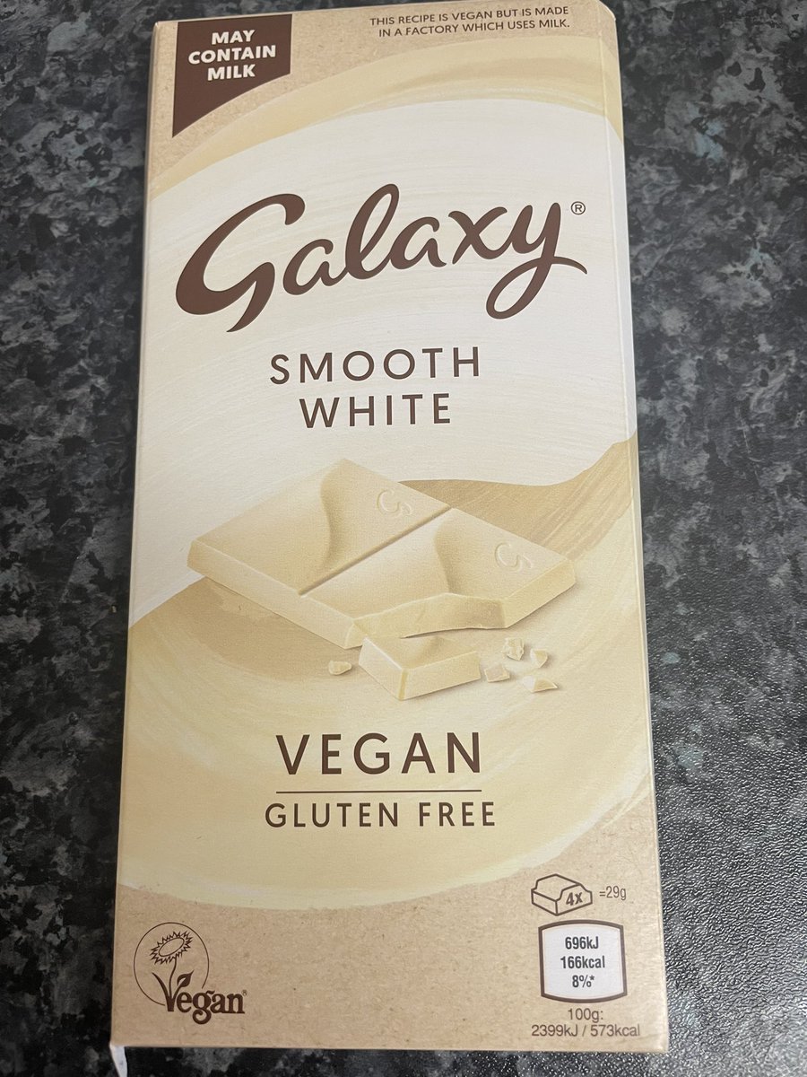 If you’re a lover of white chocolate - which I am 😋 - this galaxy white is the absolute best #vegan white chocolate I’ve found 💚🌱💚🌱 #goVegan #veganfortheanimals