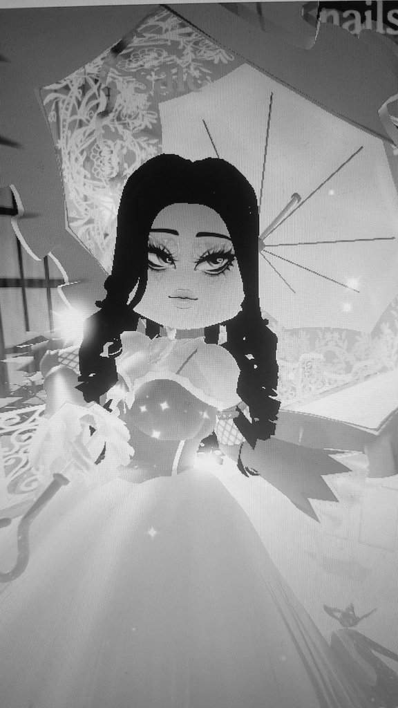 rh_ethann's tweet photo. Got bored so I took my break from rp and took some pics. I'm in love with the results :) #royalehighupdate #royalehigh @emmamayoo https://t.co/UTkJjhRtCH