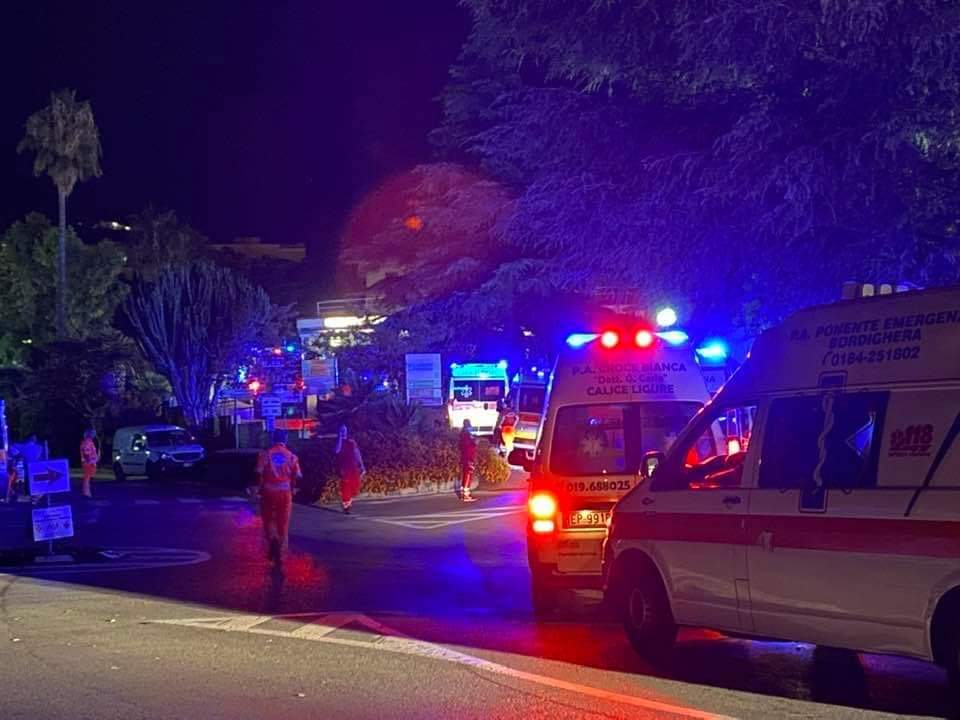 CriLiguria's tweet photo. 📍Pietra Ligure (SV), 5 settembre 2022

🚑 Nella notte un incendio è divampato nell'Ospedale Santa Corona di Pietra Ligure.

⛑️ Immediata l'attivazione dei comitati CRI della provincia, che hanno messo a disposizione equipaggi e mezzi per il trasferimento dei pazienti. https://t.co/MxgPkecldD
