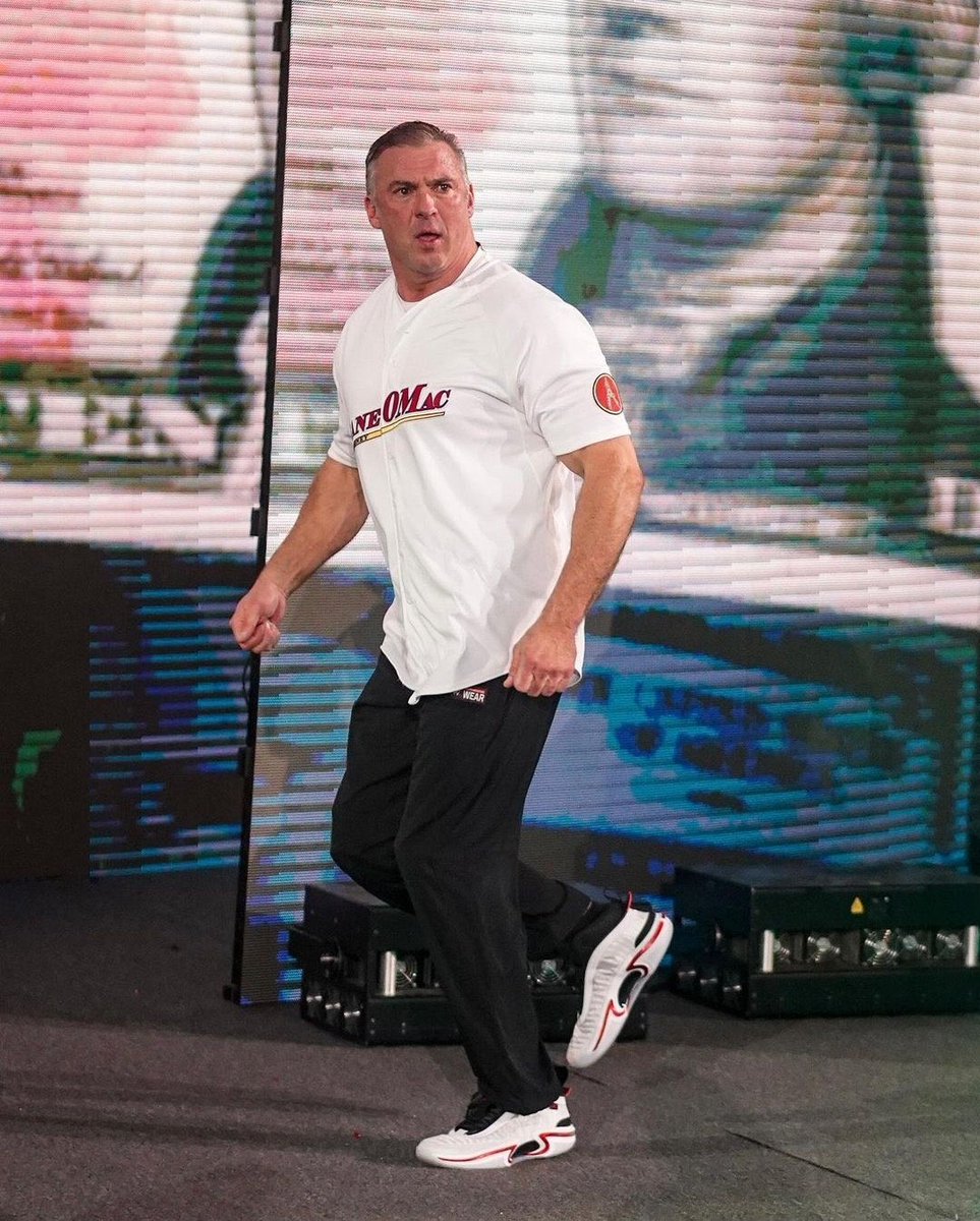 monetwitanisays's tweet photo. ANYWAY..
I hope the REAL BITW is having a good day.
(Cc: @WrestleOps) https://t.co/ITCHMh783e