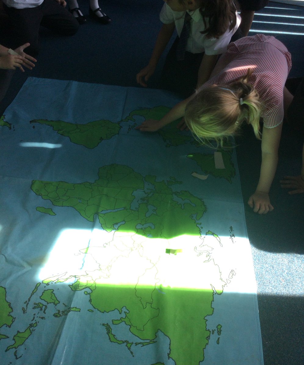 HTAClassMere's tweet photo. Year1/2M had lots of fun in Geography today, finding the UK on a world map and learning the names of the 4 countries that make up the UK! We also enjoyed playing a Kahoot quiz on our Geography topic too! Thank you year 2s for helping the year 1s on Kahoot!#HTAGeography #teamwork https://t.co/Ayo50otb9X