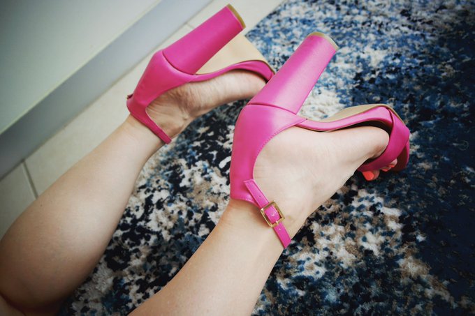 Love heels, love them when I wear them as earrings... ya saben de los tacones como aretes? #heels #tacones<a href="/tag/heels"class="tags"><span>#heels</span></a><a href="/tag/tacones"class="tags"><span>#tacones</span></a><a href="/tag/aretes"class="tags"><span>#aretes</span></a>