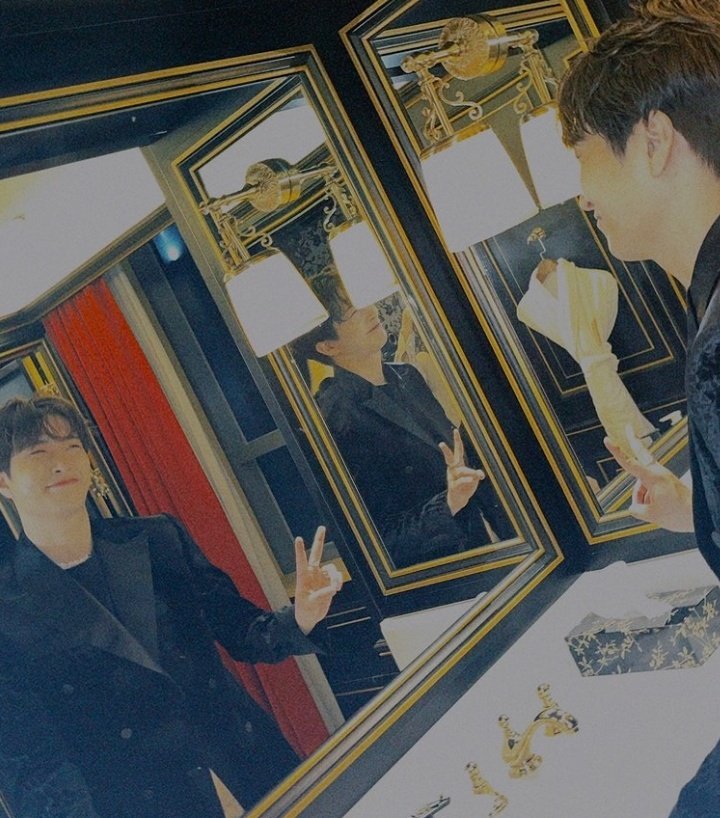 ㅤㅤ𝐈𝐍𝐒𝐓𝐀𝐆𝐑𝐀𝐌 𝐏𝐎𝐒𝐓 ⦂ 
ㅤㅤㅤ ◜ ﹫choiyunye

       💬 ﹕

  ⌂        ⌕        ⊞        ♡       ◌