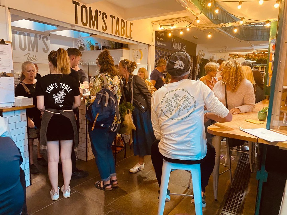 markethallshrew's tweet photo. Wow! What a great a buzz at our Late Night on Saturday - just like our Late Nights of old. Thank you all for your support.
Join us for our next Late Night on October 29
#shrewsburymarkethall #latenight #shrewsburyindoormarket #greatnight #coolvibes #greatbuzz #shrewsburyfood https://t.co/r4ea8FJgrc