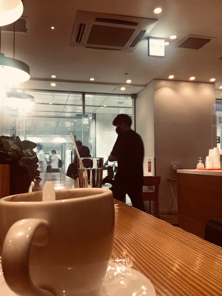 accessLabo's tweet photo. 出先にて。。🚃
☕️MERMAID COFÉ 名古屋駅店 #愛知カフェ
8月27日(土) 15時13分
#出張 #カウンセリング #心理学 #心理
・カフェモカ ホイップクリ-ム添え
幾度となく‥
…。。帰路につく
#水分補給 #電車内
#巡り合わせ #夏場 https://t.co/pmDPWDJ1fI