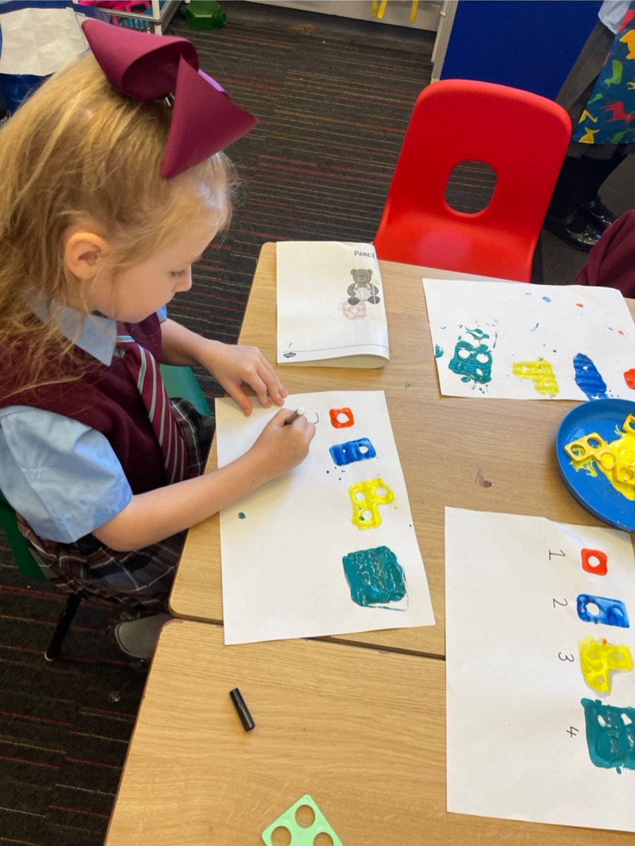 StCharlesGla's tweet photo. Our Primary 1 pupils were using their @Numicon to order and print their numbers today. The children enjoy using this resource in a variety of ways to help them in their #Numeracy sessions. #ConcretePictorialAbstract #PlayingWithMaths @glasgowcounts https://t.co/zYwHTGfk17