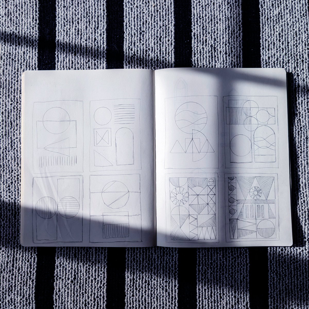 Thumbnail sketches...I love you and I hate you. I always try and skip this step because my brain want to go "faster" when in reality, this is actually a faster way to work out ideas.

#illustration #art