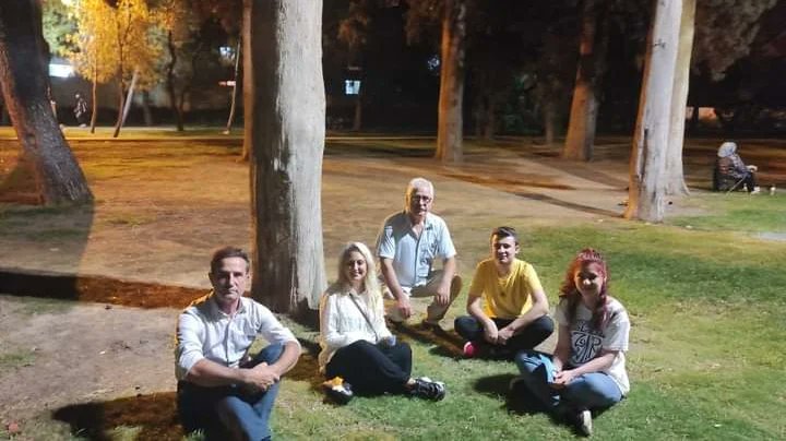 Buca Hasanağa Bahçemizde Bucalı aileleri ziyaret edip İYİ Partimizin projelerini anlattık,sohbet ettik.Arkadaşlarımızla  birlikte hoşsohbet bir akşam geçirdik.
Herdaim Milletle birlikteyiz.
<a href="/meral_aksener/">Meral Akşener</a> 
<a href="/iyiparti/">İYİ Parti</a> ☀️🇹🇷