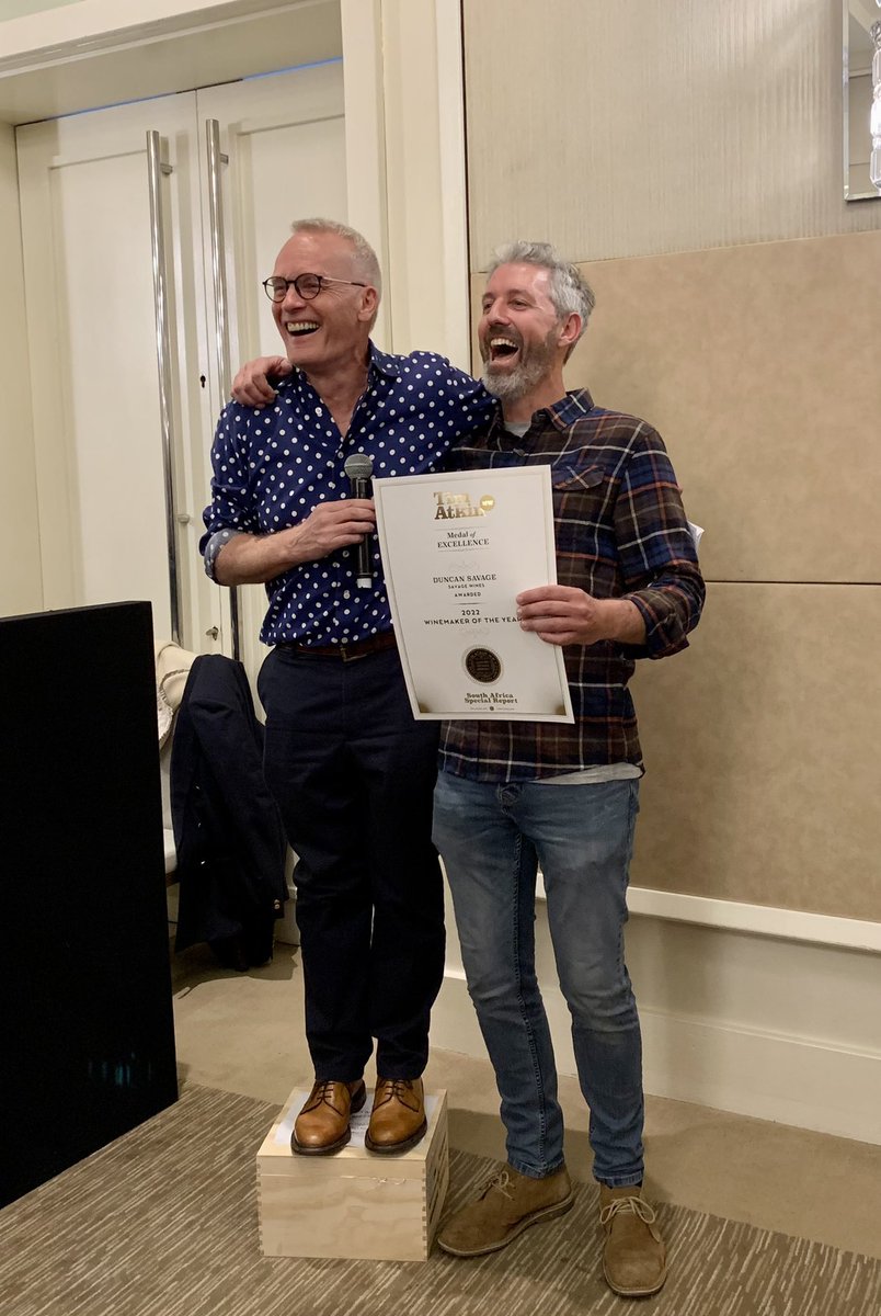 AngelaLloyd1's tweet photo. @timatkin keeping up with Duncan Savage @realsavagewines, his Winemaker of the Year in Tim’s South Africa Report 2022. A hugely popular winner. https://t.co/GYlESpUXBZ