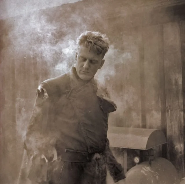 DrPopCultureUSA's tweet photo. James Arness on the set of The Thing (1951) https://t.co/J7sbLmX6at