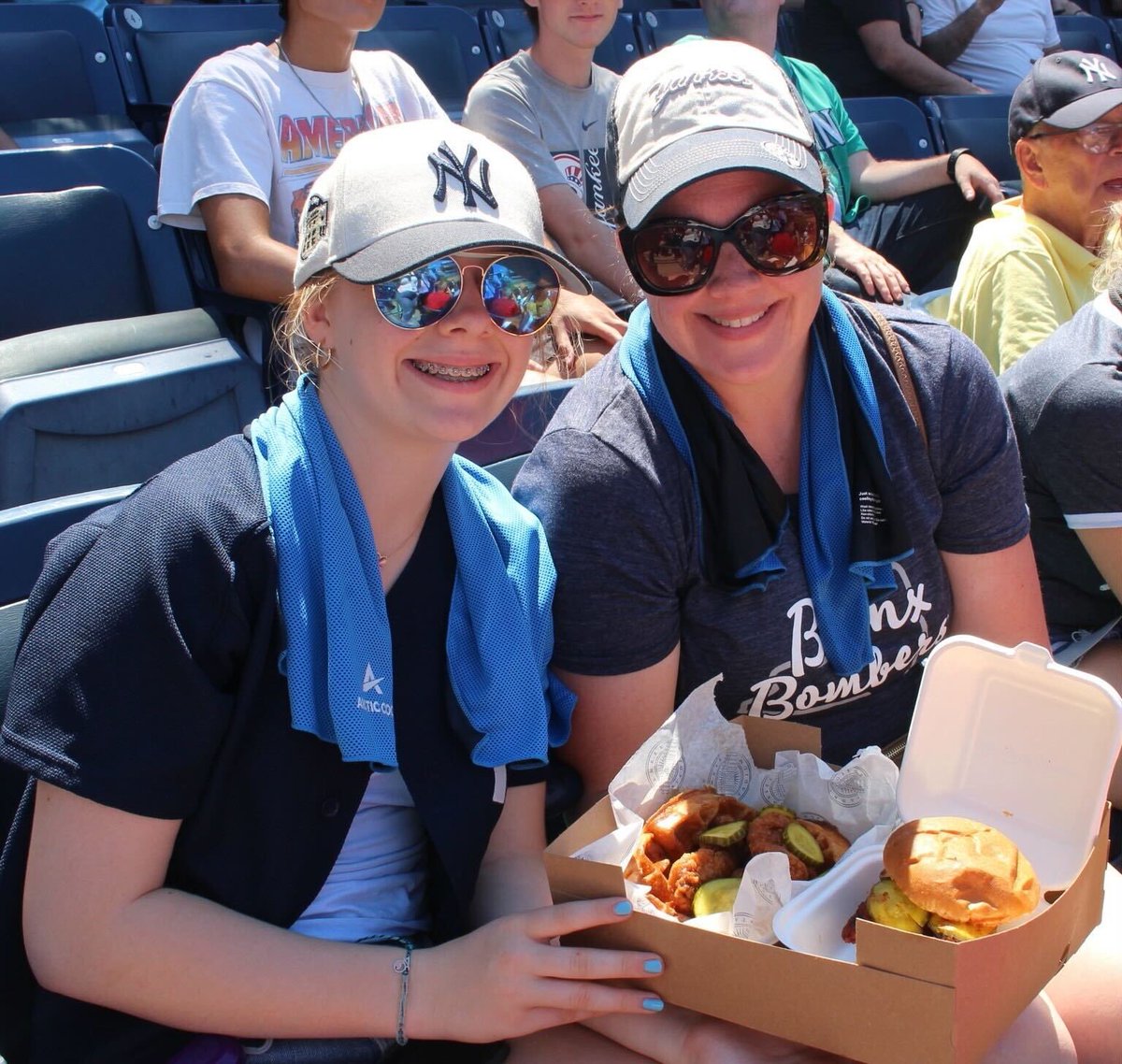 Streetbird is meant to be enjoyed with family 💜. #streetbird #yankeestadium #thehotbirdsandwich #chickenandwaffles #chickentenders #fries #wings #ballgame