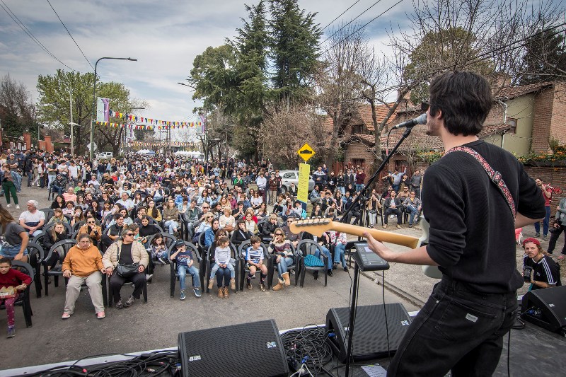 ZNVISION's tweet photo. San Isidro: se viene la gran fiesta de La Horqueta
#fiesta #LAHORQUETA #sanisidro
@SanIsidroGob
@Sebasaettone
https://t.co/Cfj9k7OnSI https://t.co/XohpuvpWnp