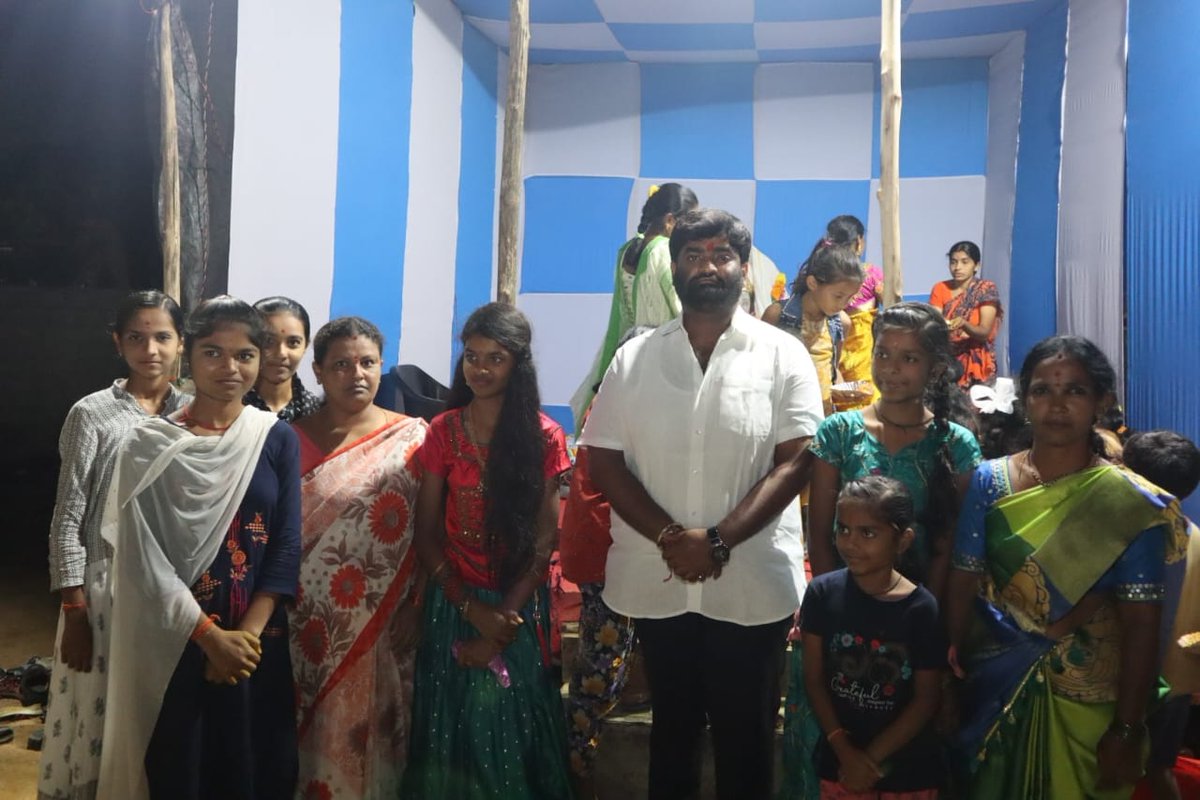 TSR4BJPIndia's tweet photo. లక్ష్మీగుడా గ్రామం లో జరిగిన వినాయకుని పూజ కార్యక్రమంలో పాల్గొనడం జరిగింది.
#BJPCorporator #thokalasrinivasreddy #ganeshpooja #RajendraNagar #mailerdevpally #bjptelangana #Hyderabad https://t.co/BUg9PdJSCo