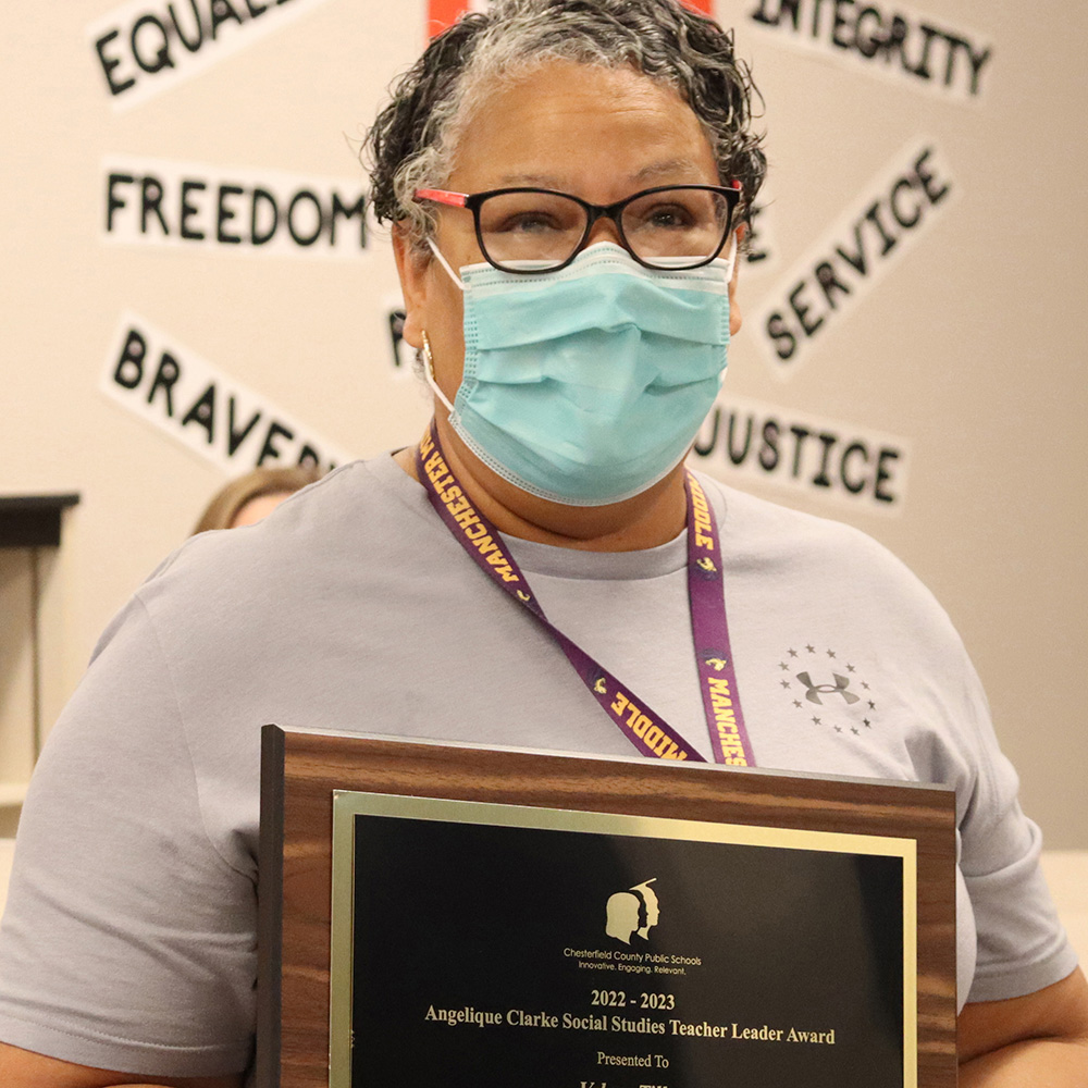 Congratulations to Manchester Middle teacher Velma Jenkins Tillar! She received the Angelique Clarke Social Studies Teacher Leader Award, which is given annually in memory of #oneCCPS social studies teacher Angelique Clark. #CCPSproud <a href="/Davidaltizer9/">David Altizer</a>