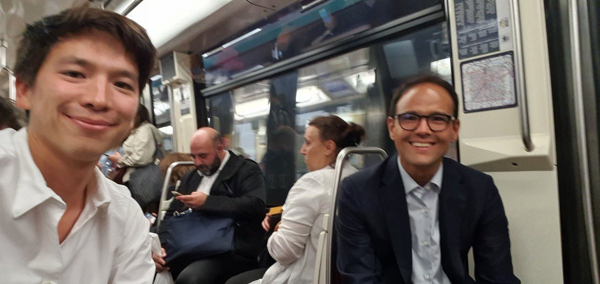Rencontre avec <a href="/cedric_o/">Cédric O</a> dans le métro ! Bravo monsieur le Ministre pour vos réalisations. Bonne continuation, santé à vous et vos proches, et vive la filière #FrancoCoreenne