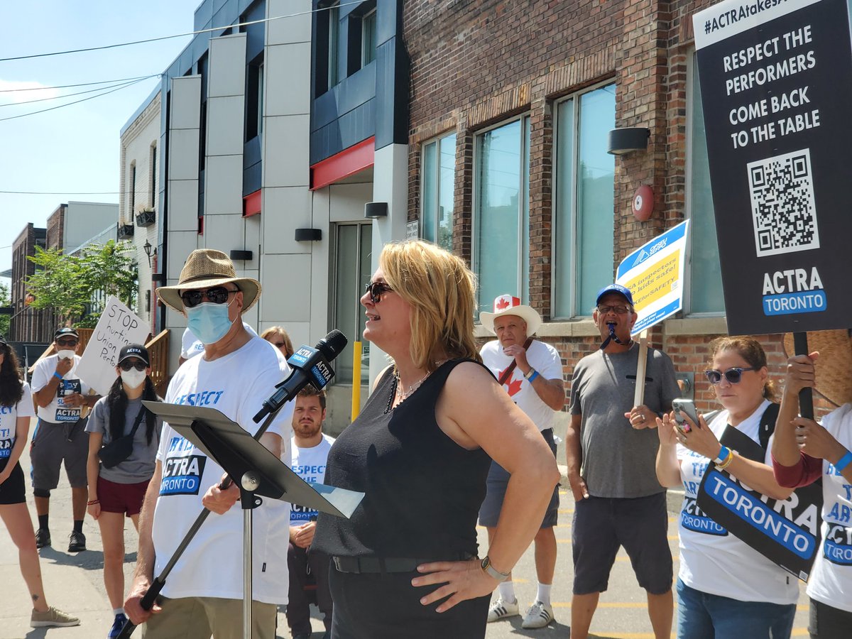 #LabourDay2022 is a particularly powerful moment in the union movement globally. Precarity replaced by union representation. Loved to see <a href="/PresidentCLC/">Bea Bruske, CLC President</a> at <a href="/ACTRAToronto/">ACTRA Toronto</a> rally in support of performers. #solidarity #canlab #steppingup