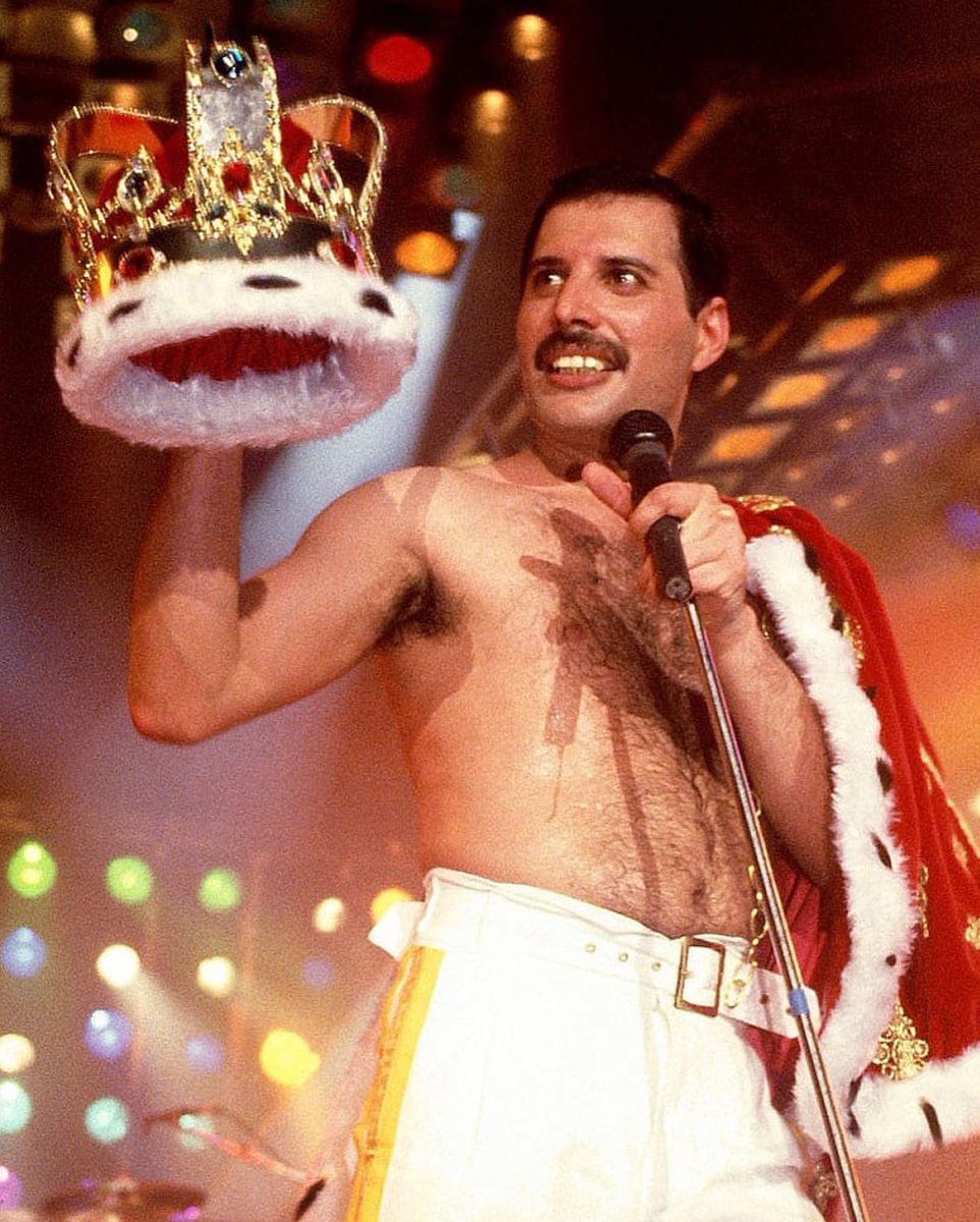 5TUDIOFORTYFIVE's tweet photo. #happyBirthday #FreddieMercury born on September 5th 1946 (Nov. 27/1991) as Farrokh Bulsara in what’s today #Tanzania 
Lead vocal, writer and a commanding #frontman, Mercury took #Queen to the top of the music business through 2 decades. 

#rocklegend #aidsawarness #showman https://t.co/wjnOdIMUnI