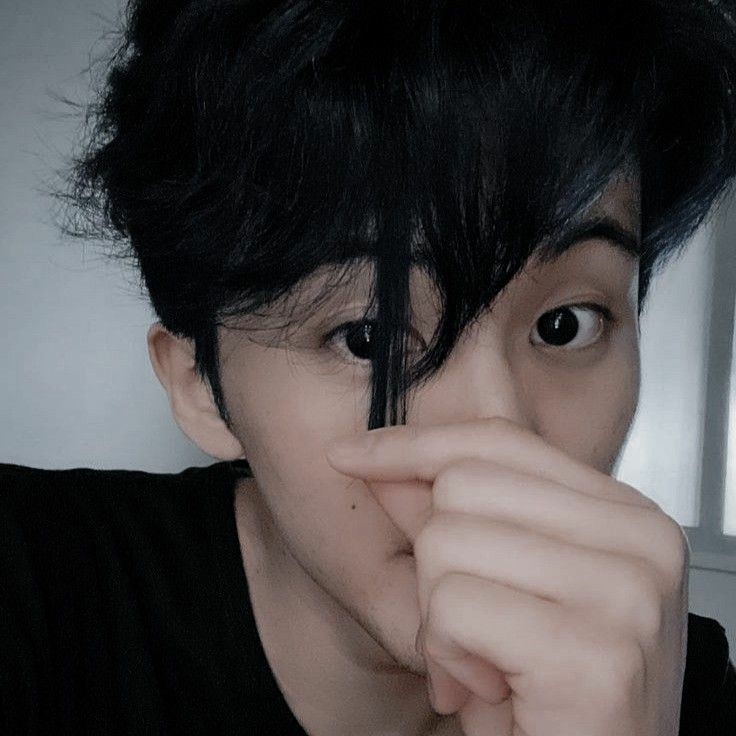 yerimille's tweet photo. Samaaa! Ih dia walaupun kek jamet tapi bawaannya gemes terus. Pen motong rambutnya tapi nanti aku makin sayang xixixi mayu >   < https://t.co/57bSlR1pSn