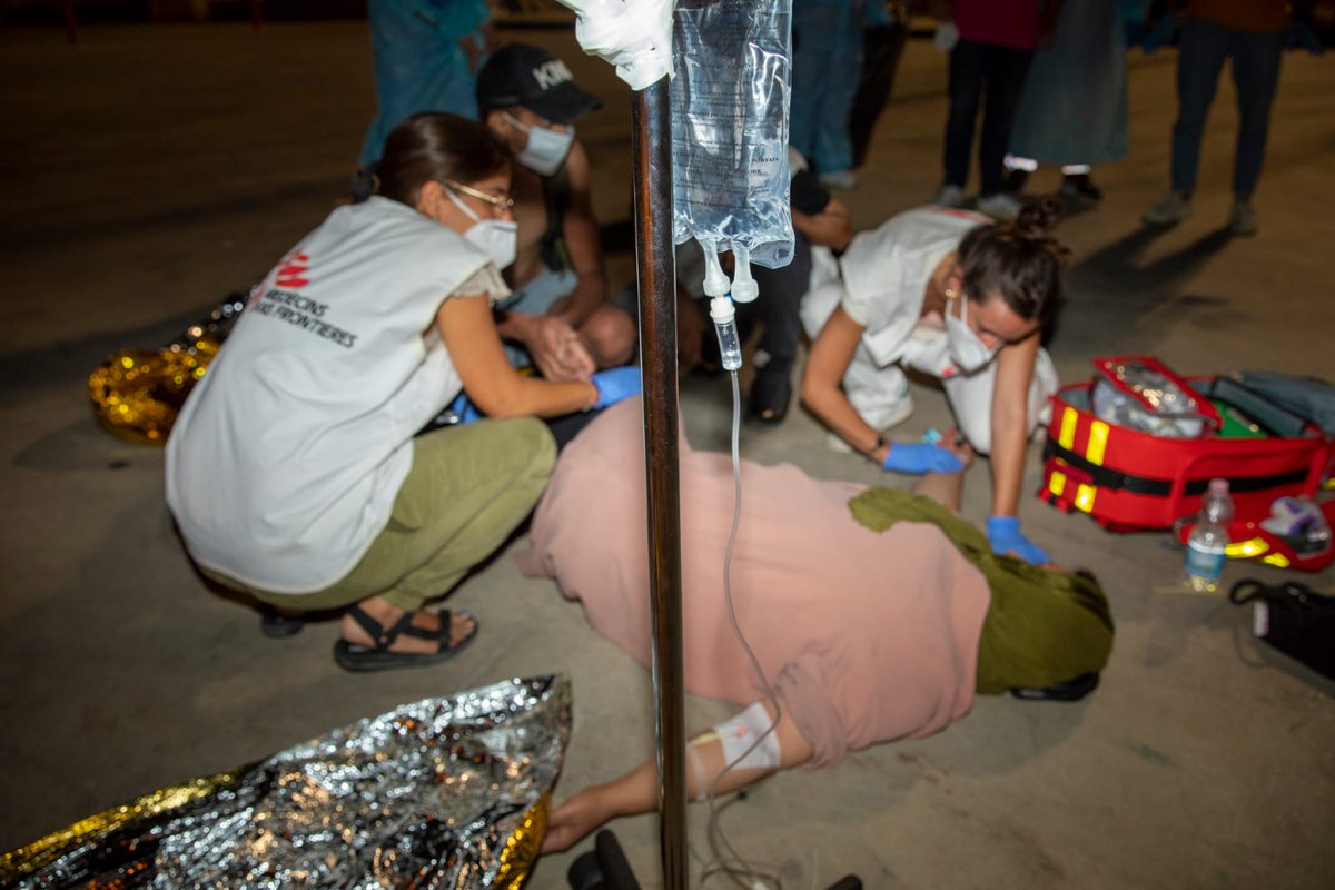 📍 Italy 

Many women, children and elderly are arriving in Roccella Jonica, #Calabria. In the last 2 days, we’ve assisted 495 ppl departed from Lebanon, Turkey, Syria. 

We’ve treated several cases of dehydration. Many of them have chronic diseases - diabetes and hypertension.