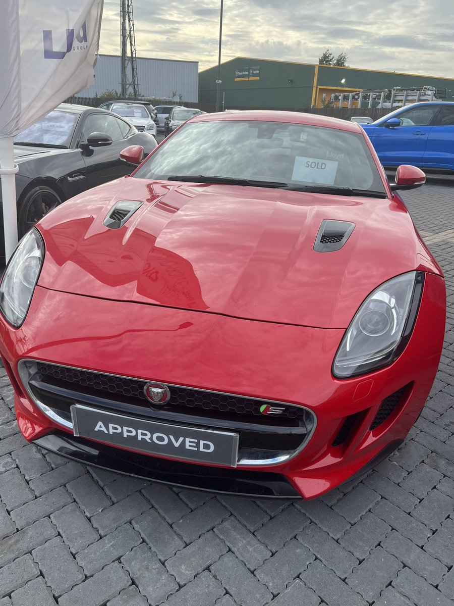 YorkyLegend's tweet photo. Can’t wait to collect my next whip on Wednesday 😍😍❤️
#FinallyGotOne
#Jag https://t.co/P4P5GzqfKy