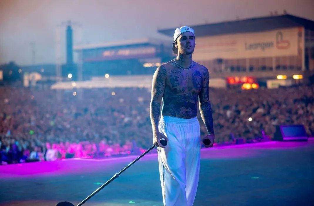 JBICommunity's tweet photo. @justinbieber at @rockinrio Brazil 🇧🇷

#JustinBieber #JusticeTour #RockInRio #Brazil https://t.co/xMr4NmcFBm