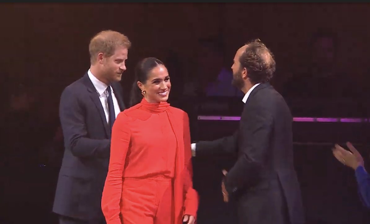 DiStockli's tweet photo. Meghan and Harry at the #OneYoungWorld Summit 2022 in Manchester! #HarryAndMeghan https://t.co/amMQoHekcB