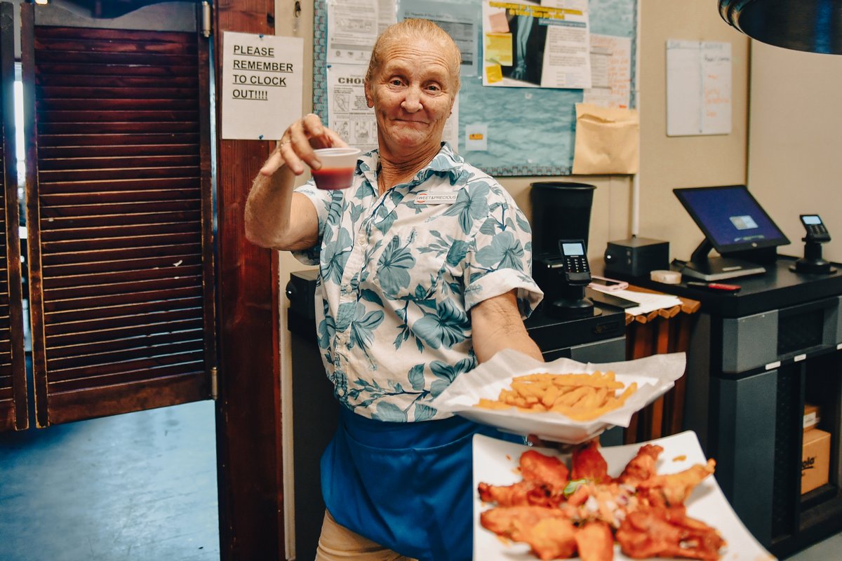 Lillys_FL's tweet photo. Lisa and the entire team at Lilly’s on the Lake wish you a Happy Labor Day 🙌

#laborday #food #livemusiclillysonthelake #drinks #clermont #visitorlando #YesOrlando https://t.co/y5UMsN4ezk