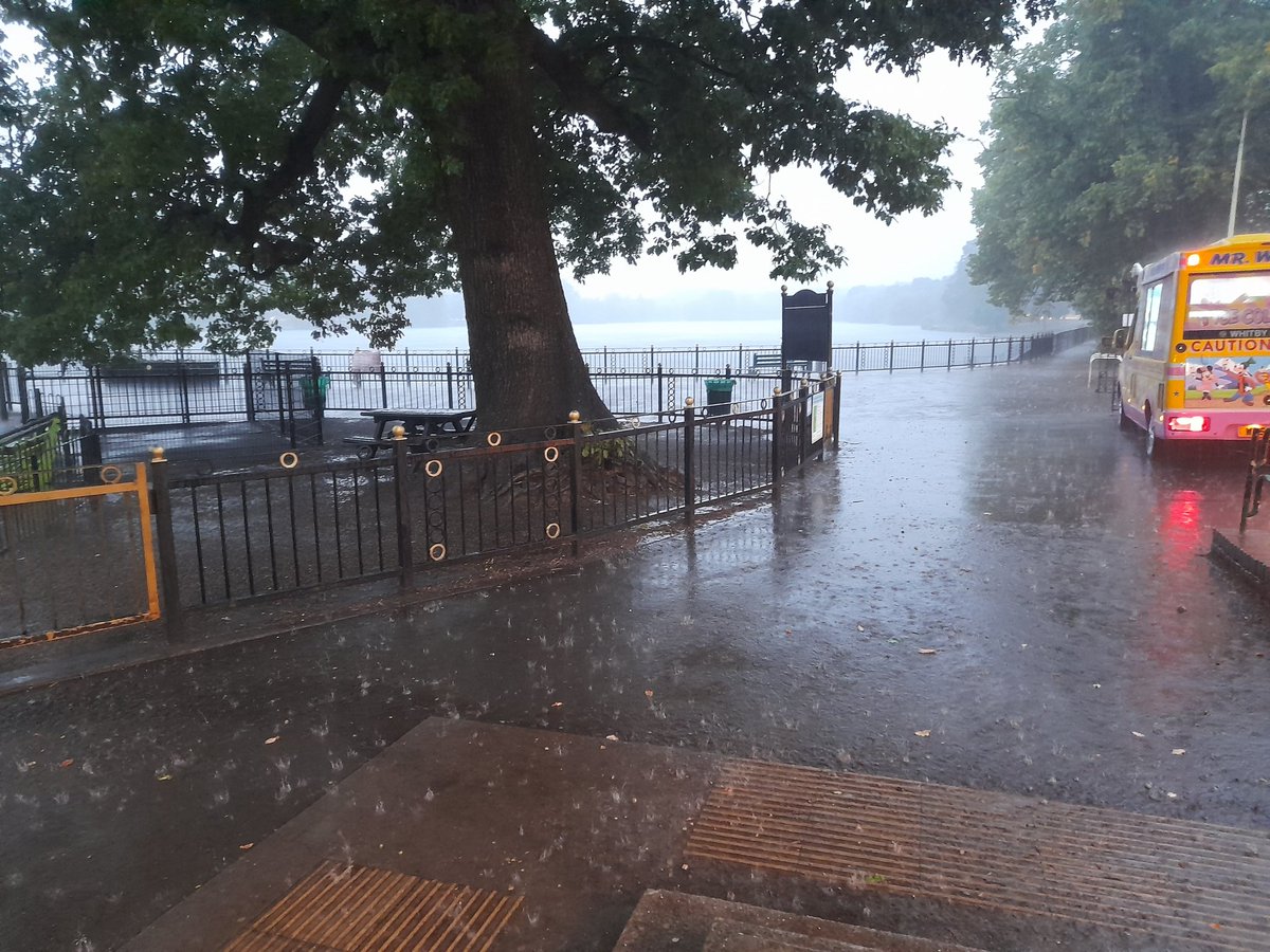 WezTucker's tweet photo. Absolutely f***ing drenched, but at least we got our steps in eh 🤦🏻♂️💧🌩🌧☔️😳🤣👍🏼
#StepsIn #RingClosed
@bluebirdchapo @LPbosslady https://t.co/5gBsj0TyWK