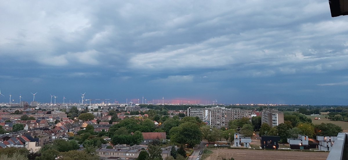 JustBeingBo's tweet photo. 🌍 Merksem
🕣 20u21
🏙 Zicht op de haven van Antwerpen
📷 Isabeau Van der Venne

#vrtweer https://t.co/cBdsSpzsaM
