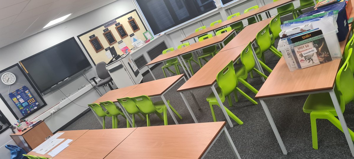 AnParkInfants's tweet photo. The calm before the storm this morning! What an AMAZING first day... Roll on tomorrow! 🙌 #apiyear2 #letsdothis 💪 https://t.co/Xa97MWpCjj